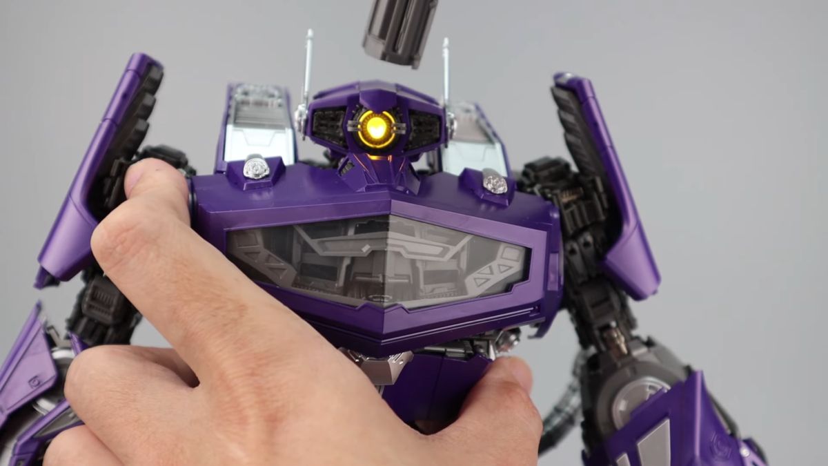 Yolopark Shockwave PLAMO Model Kit In-Hand Images & Video